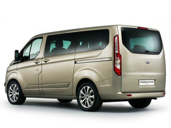 Оставить отзыв на Ford Tourneo Custom 2.2 Duratorq TDCi MT 300 LWB (125 л.с.)
