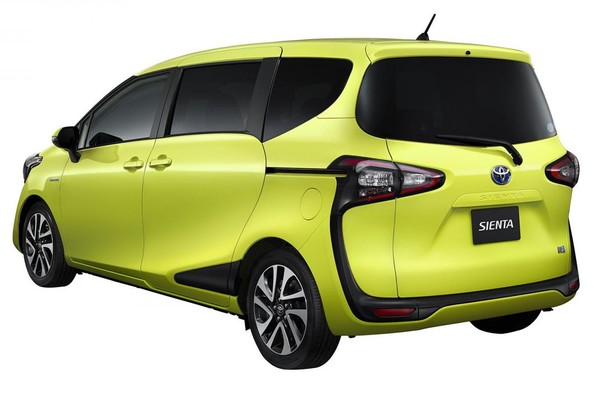 Оставить отзыв на Toyota Sienta 1.5 AT 4WD (105 л.с.)