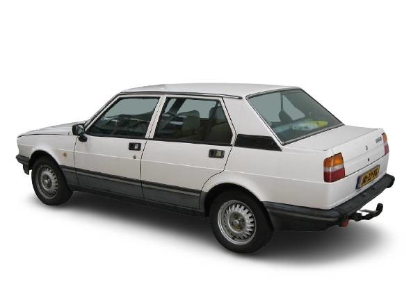 Оставить отзыв на Alfa Romeo Giulietta 1.6 MT (109 л.с.)